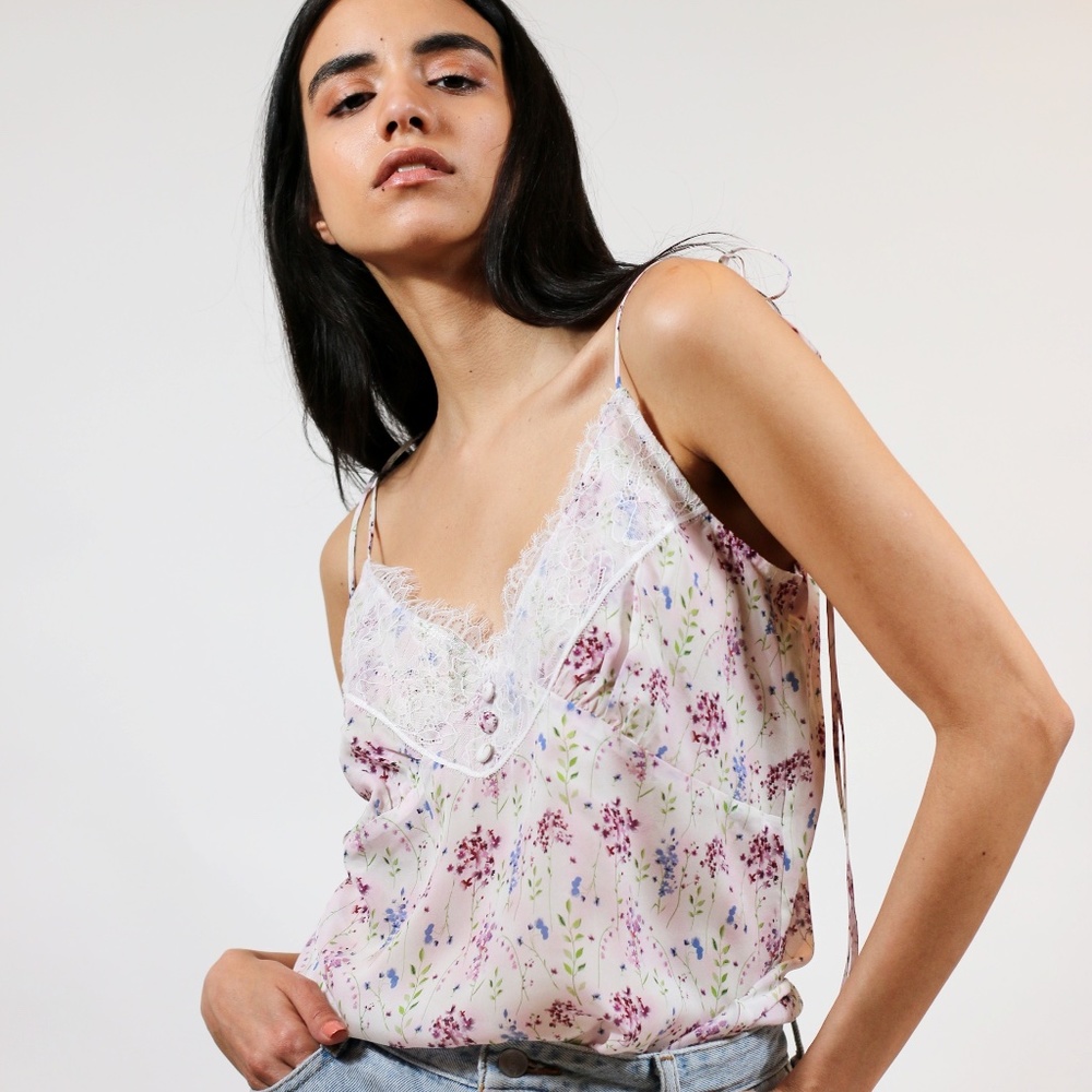 Natural silk floral lace top with buttons